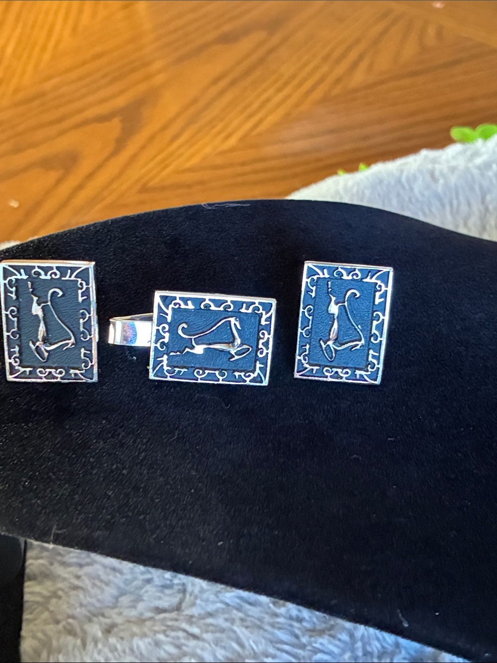 Vintage Cufflinks and Tie Clip set Roman Chariot Silver and Black– 1970s